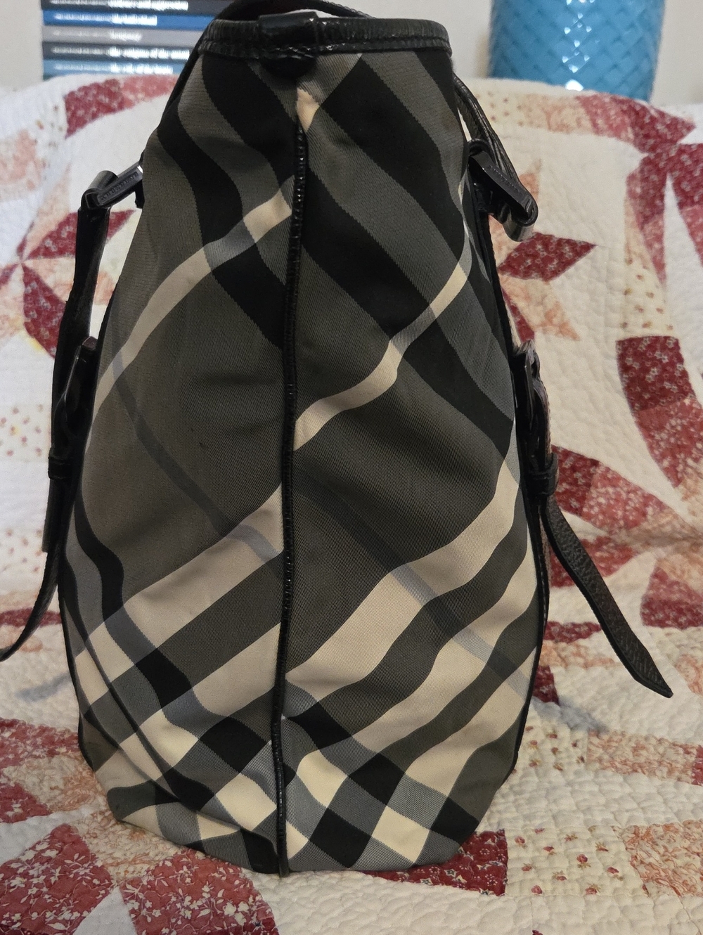 Burberry Patent Leather and Nylon large tote - Picture 4 of 13
